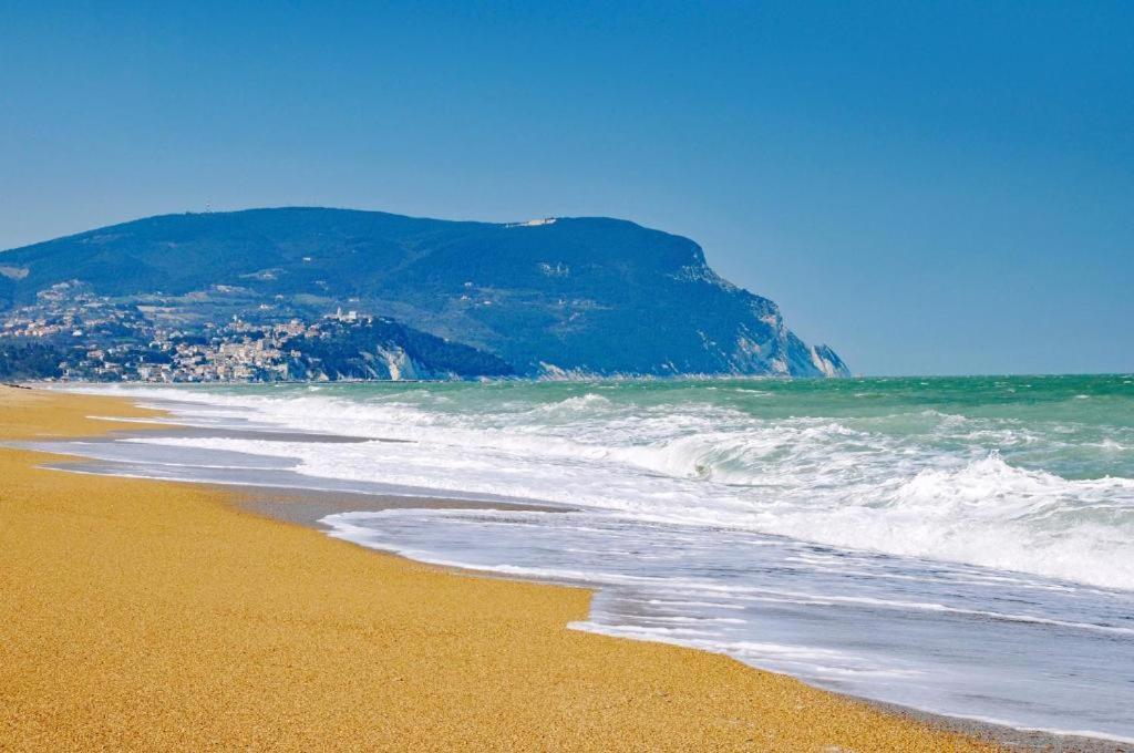 Appartement La Casa Al Mare Di Giulia à Porto Potenza Picena Extérieur photo